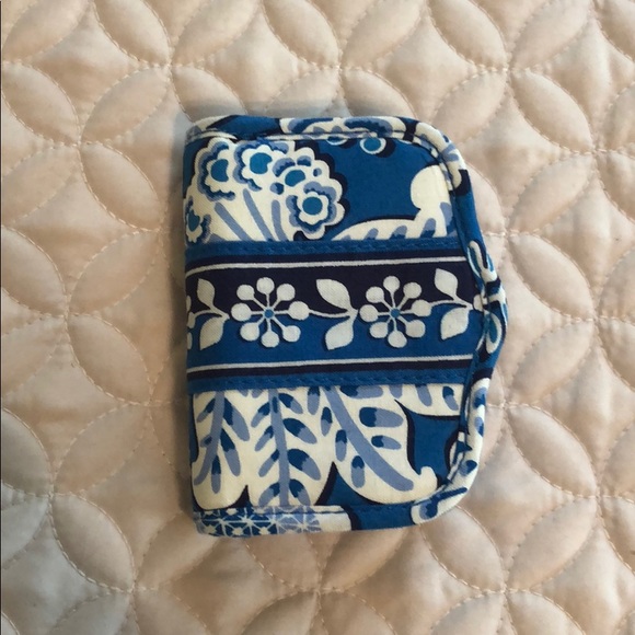 Vera Bradley Blue Lagoon magnetic card case - Picture 1 of 2